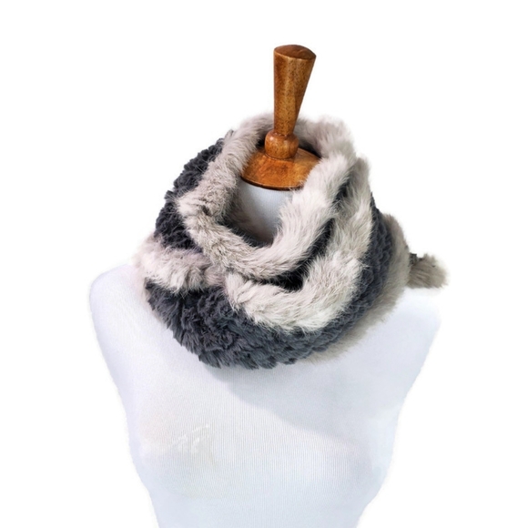 LA FIORENTINA TWO TONE FAUX FUR/REAL FUR MUFFLER/ SCARF - GRAY/GREY - Picture 5 of 6
